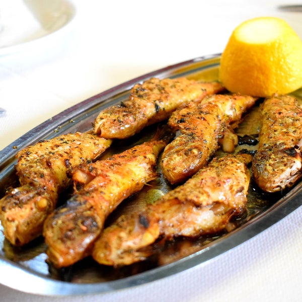 Best grilled red mullet! Healthy and fresh mediterranean fish in Athens, Center.