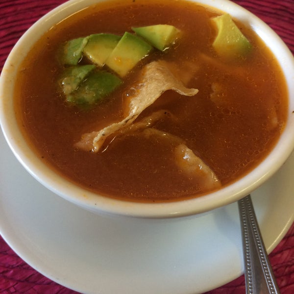 Deliciosa sopa azteca y flautas 😀