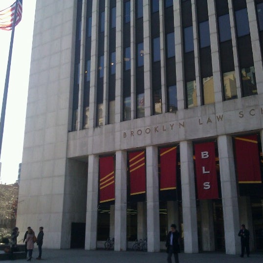 Foto tirada no(a) Brooklyn Law School por TRST em 2/21/2013