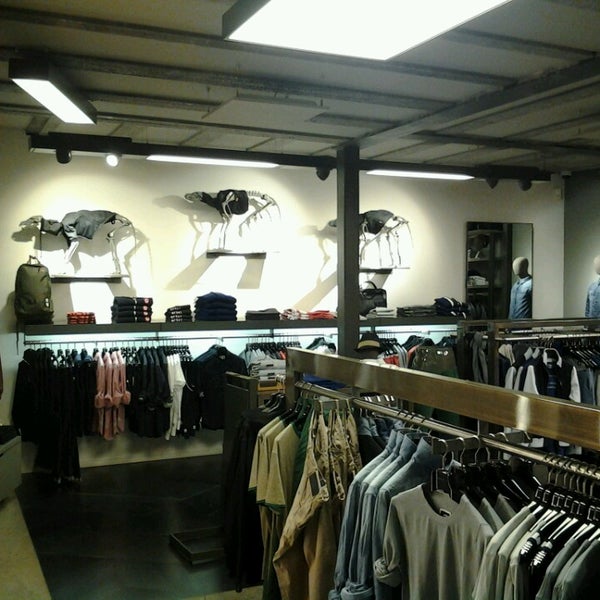 Raw store. Зелла магазин одежды в омске. Raw store. Raw store. Магазин одежды омск.