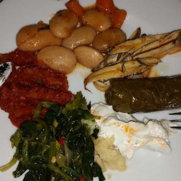 Foto tomada en Seviç Restaurant  por Uğur K. el 12/17/2014