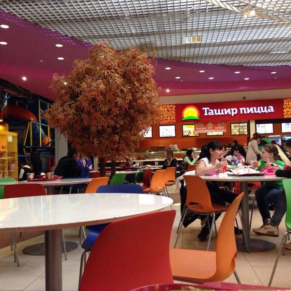 Фудкорт кострома тц коллаж. Коллаж кострома фудкорт. Фудкорт коллаж. Фудкорт в тц питерлэнд. Фудкорт алмаз челябинск.