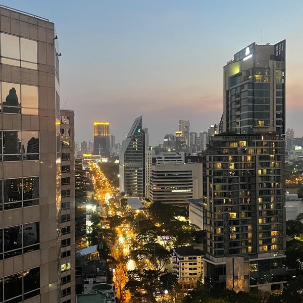 Das Foto wurde bei Hotel Indigo Bangkok Wireless Road von Kit 阿. am 1/29/2023 aufgenommen