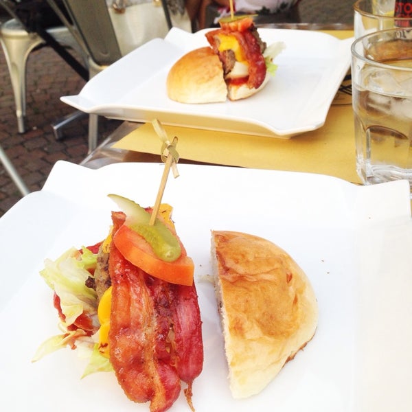 Foto diambil di Oblò Verona Street Food oleh Lulli C. pada 8/18/2014