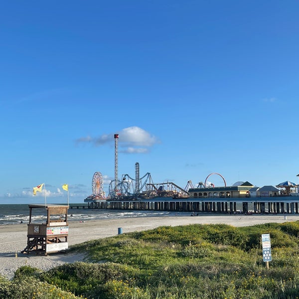 Das Foto wurde bei Galveston Island Historic Pleasure Pier von Moha ❤. am 7/19/2022 aufgenommen