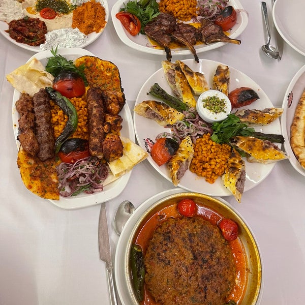 Photo taken at Al Madina Restaurant by Khalid .. on 10/7/2022