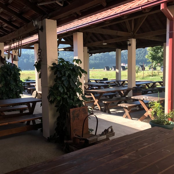 Restoran "Zora" Gastropub in Njegusi