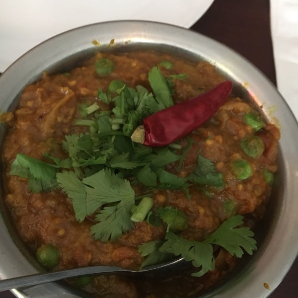 Das Foto wurde bei Seva Indian Cuisine von Terri C. am 6/5/2017 aufgenommen