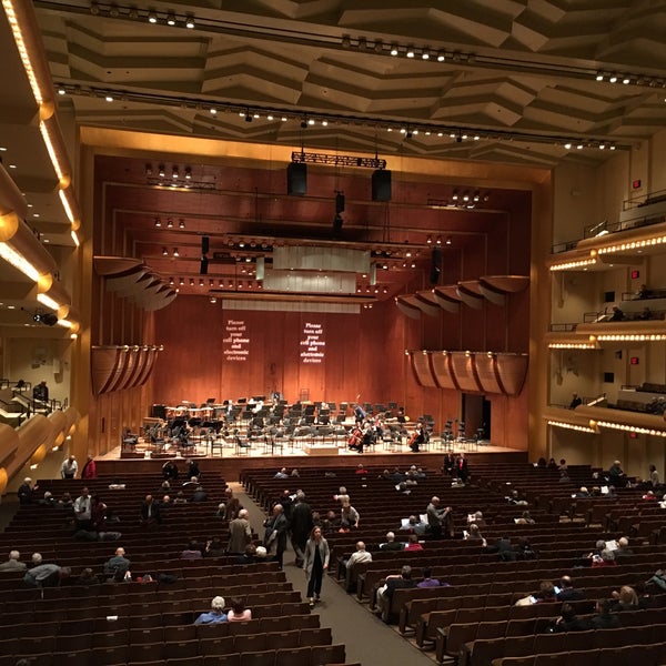 Foto scattata a New York Philharmonic da Terri C. il 2/23/2018