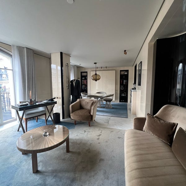 2/19/2023 tarihinde ✈️☕️🛍ziyaretçi tarafından Hôtel Lutetia'de çekilen fotoğraf