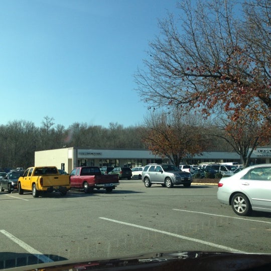 Oak Creek Village Shopping Center 82 visitors