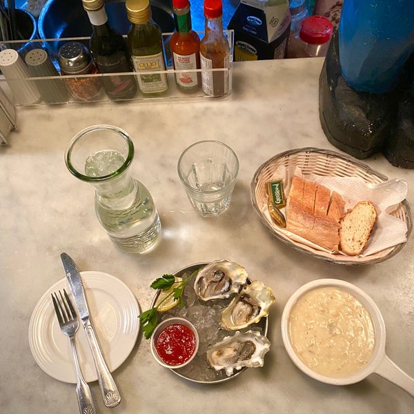 Foto tirada no(a) Sotto Mare Oysteria &amp; Seafood Restaurant por Khaled M. em 5/15/2022