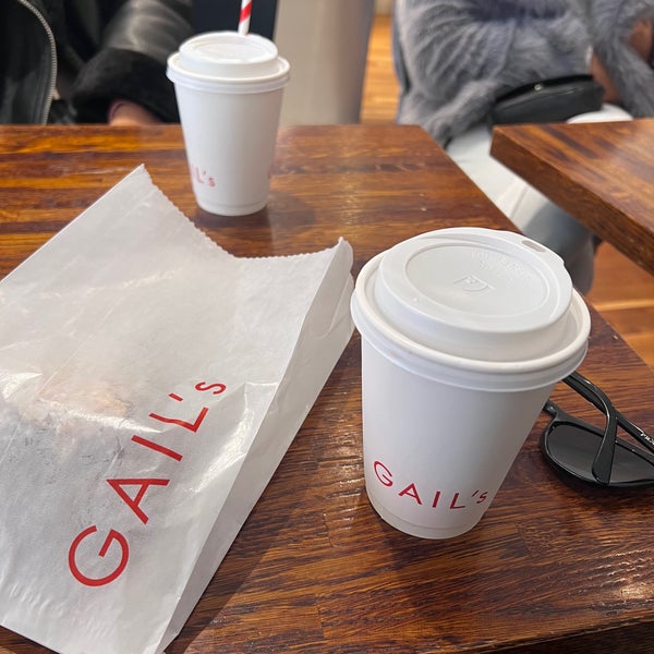Foto tirada no(a) GAIL&#39;s Bakery por R em 10/22/2023