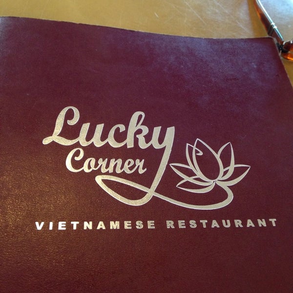 Foto tirada no(a) Lucky Corner Vietnamese Cuisine por Mike G. em 10/25/2014