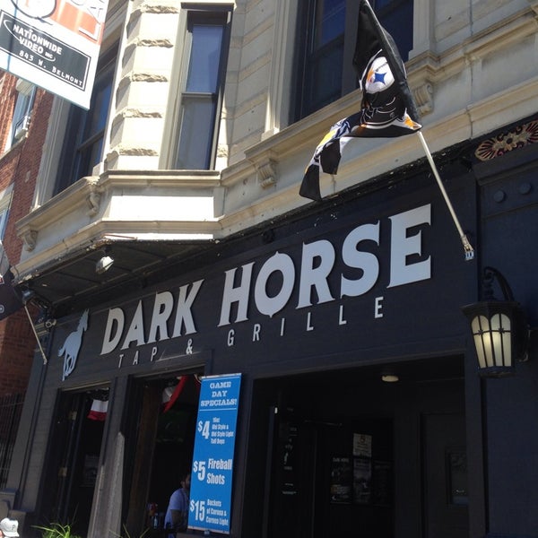 Foto tomada en Dark Horse Tap &amp; Grille  por Anthony P. el 9/6/2014