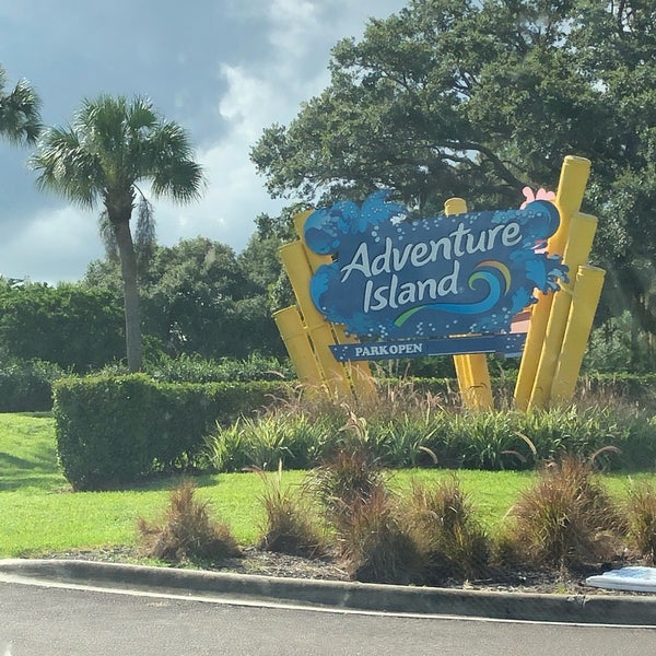 Foto diambil di Adventure Island oleh Ashley G. pada 8/11/2019