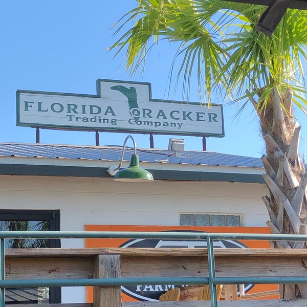 รูปภาพถ่ายที่ Florida Cracker Kitchen โดย Ashley G. เมื่อ 4/24/2019