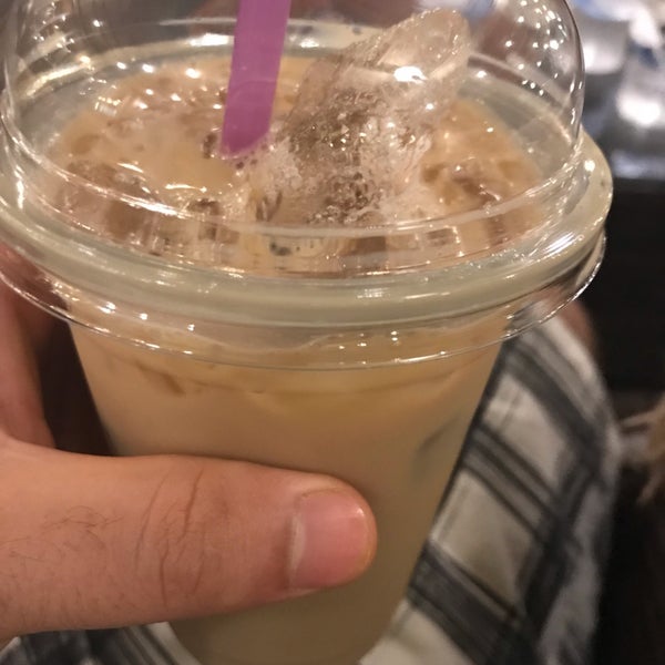 6/19/2019にZia I.がShooter&#39;s Coffeeで撮った写真