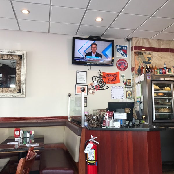 6/6/2019にEvil X.がBell Dinerで撮った写真