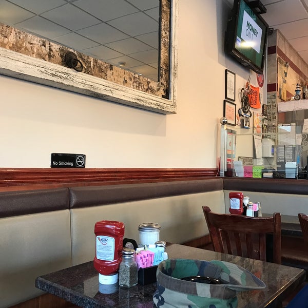 10/18/2018にEvil X.がBell Dinerで撮った写真