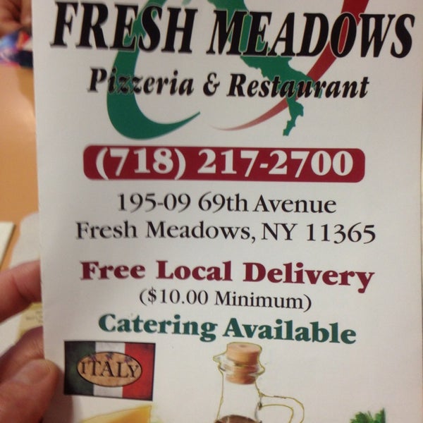 Foto tirada no(a) Fresh Meadows Pizzeria and Restaurant por Evil X. em 6/9/2014