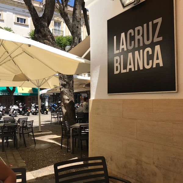 รูปภาพถ่ายที่ La Cruz Blanca โดย Jason L. เมื่อ 5/8/2017