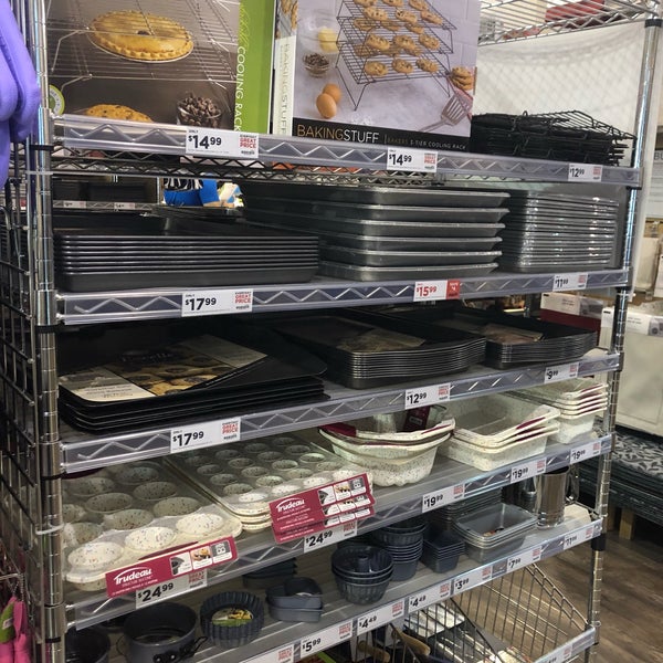 Kitchen Stuff Plus (Eglinton) Davisville Toronto, ON