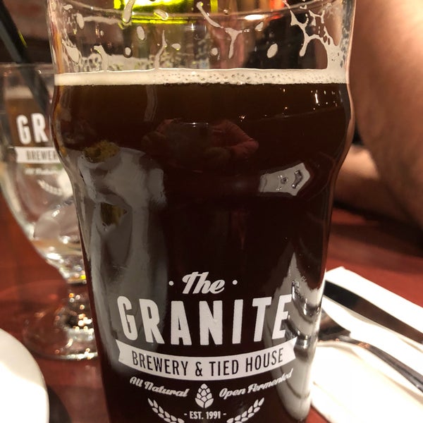 รูปภาพถ่ายที่ Granite Brewery โดย Julieta J. เมื่อ 10/27/2018