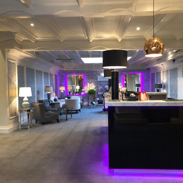 Oakwood Arms Hotel 6 tips from 224 visitors