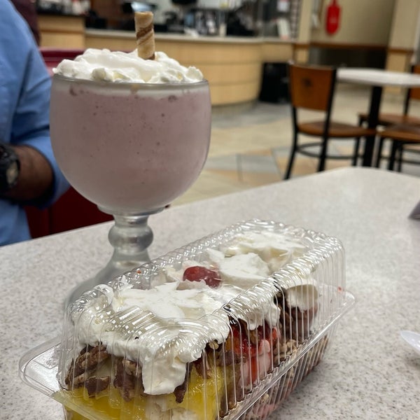 Oberweis Dairy & That Burger Joint Ice Cream Parlor