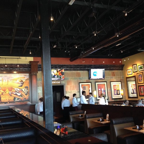 รูปภาพถ่ายที่ BJ&#39;s Restaurant &amp; Brewhouse โดย Veronica M. เมื่อ 4/15/2014