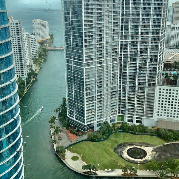 รูปภาพถ่ายที่ JW Marriott Marquis Miami โดย 🧚🏼‍♀️♈️ เมื่อ 7/24/2021
