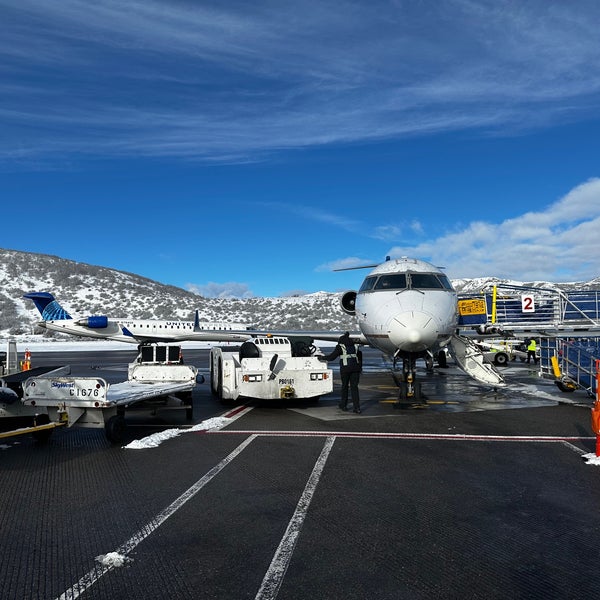 Снимок сделан в Aspen/Pitkin County Airport (ASE) пользователем Jonathan L. 3/13/2023