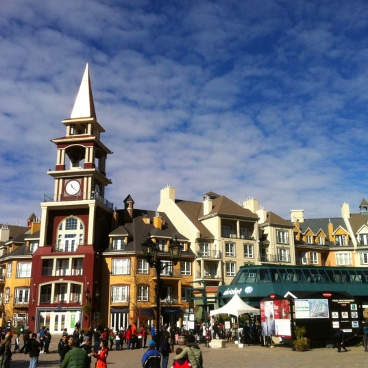 10/8/2012 tarihinde WiLLziyaretçi tarafından Station Mont Tremblant Resort'de çekilen fotoğraf