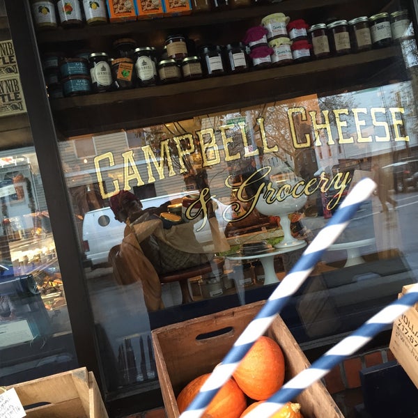 Foto diambil di Campbell Cheese &amp; Grocery oleh WiLL pada 12/6/2014