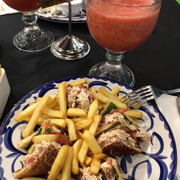 Photo taken at Restaurante Tropical by Myrza R. on 7/16/2019