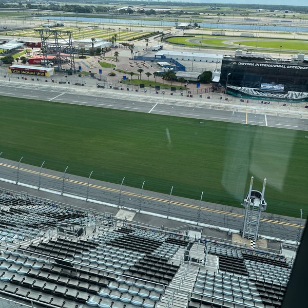 Foto tirada no(a) Daytona International Speedway por Omar.sz em 8/3/2023