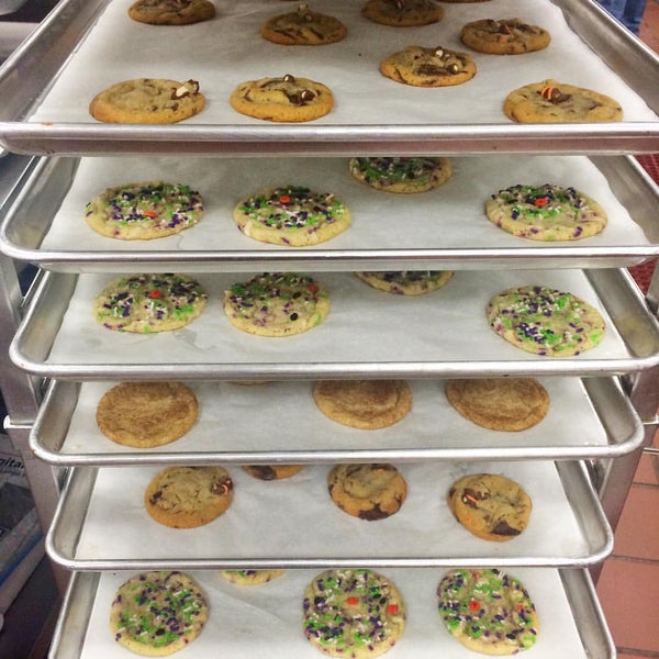 Снимок сделан в Hot Bread Kitchen пользователем Gotham Cookies 10/10/2015