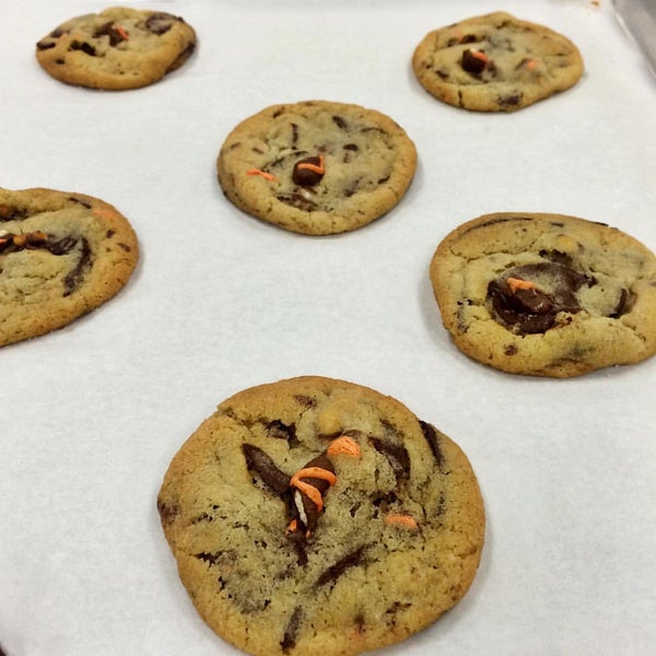Снимок сделан в Hot Bread Kitchen пользователем Gotham Cookies 10/13/2015