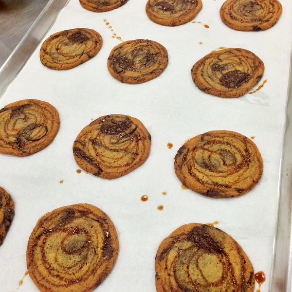Das Foto wurde bei Hot Bread Kitchen von Gotham Cookies am 10/2/2015 aufgenommen