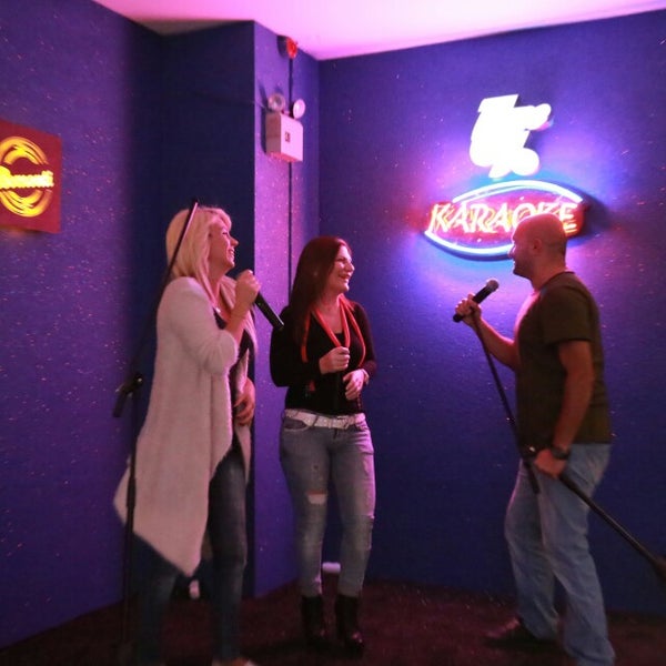 11/11/2013에 Burhan O.님이 Fame City Karaoke에서 찍은 사진