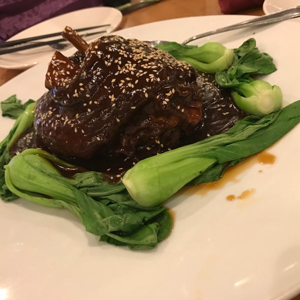 Снимок сделан в Jeng Chi Restaurant пользователем Joseph 5/13/2018