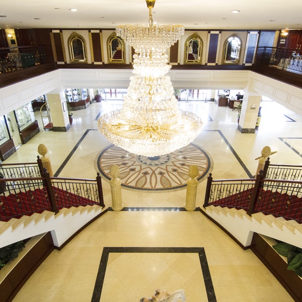 Das Foto wurde bei Grand Hotel Excelsior von Grand Hotel Excelsior am 12/5/2014 aufgenommen