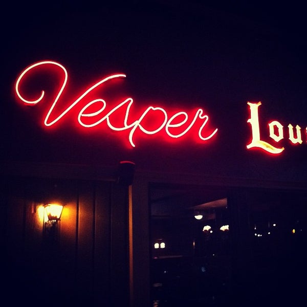 รูปภาพถ่ายที่ Vesper Lounge โดย Jason S. เมื่อ 12/14/2012