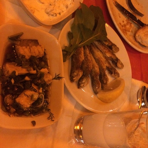 2/6/2015에 Neşe B.님이 Tiryaki Restaurant에서 찍은 사진