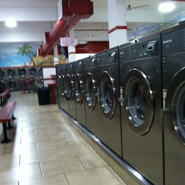 Sudzy laundromat Laundry Service