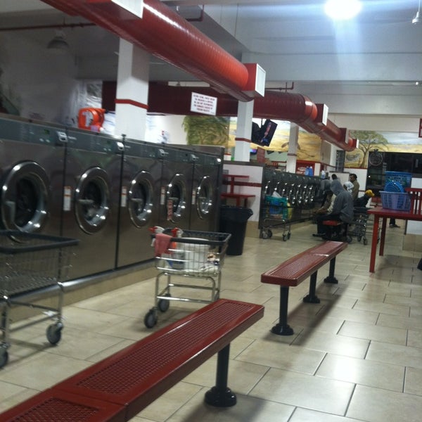 Sudzy laundromat Laundry Service