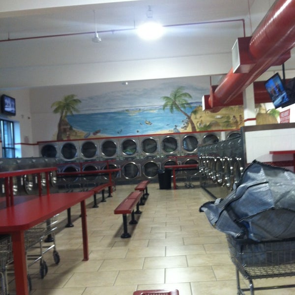 Sudzy laundromat Laundry Service