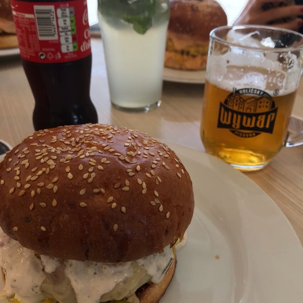Photo taken at Roxor Brgr &amp; Beer by Ahmad F. on 6/22/2019