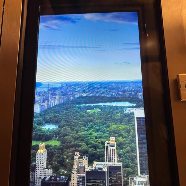รูปภาพถ่ายที่ InterContinental New York Times Square โดย Beni G. เมื่อ 10/4/2022
